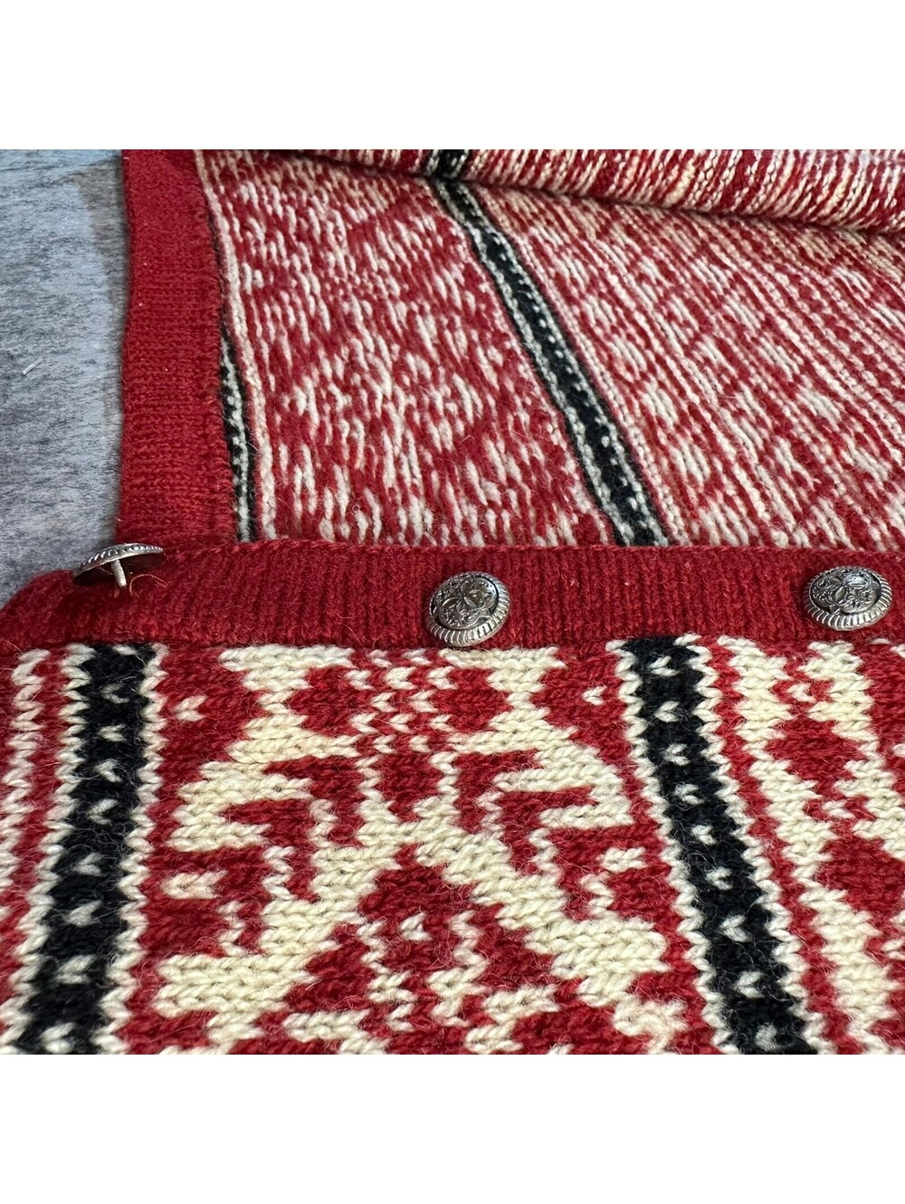 Vintage L.L. Bean Red Nordic Fair Isle Pewter Button Wool Cardigan Sweater Sz L - Picture 14 of 15